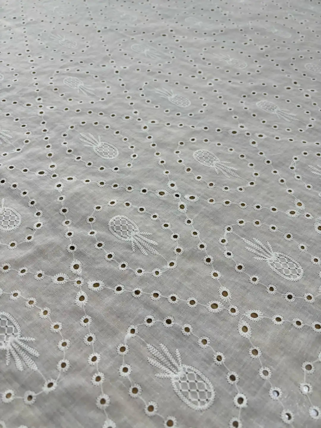 100% Cotton Pineapple Print Scalloped Fabric