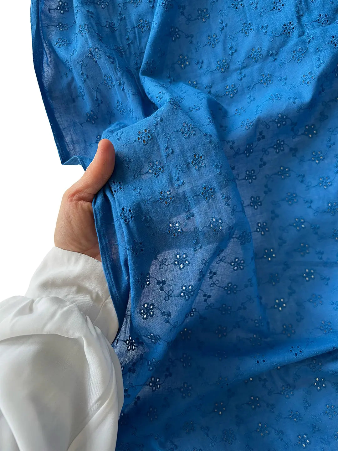 Crisp Cotton Floral Scalloped Fabric - Sax Blue